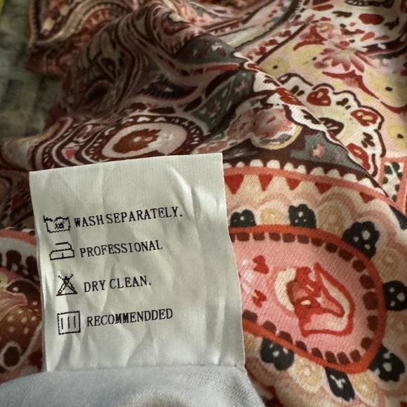 Just Fashion Now XL Shirt Top Pink Paisley Short Sleeve Round Neck Stretch Knit - Picture 7 of 8